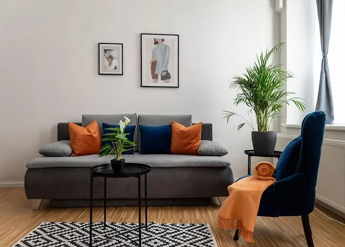 Pristine 1br Steps From By Hm