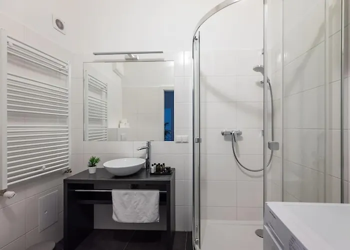 Apartamento Pristine 1br Steps From By Hm Viena